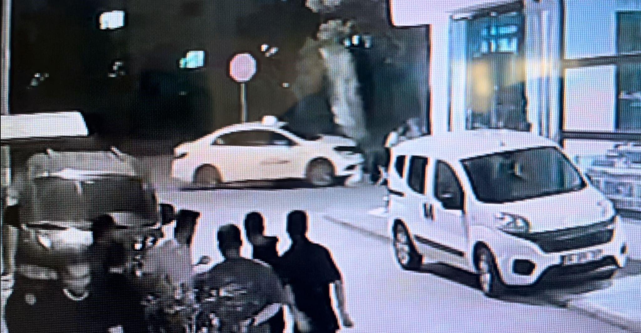 Eskişehir'de taksici ölümden döndü! Kayan taksisini durdurmaya çalışan sürücü altında kaldı