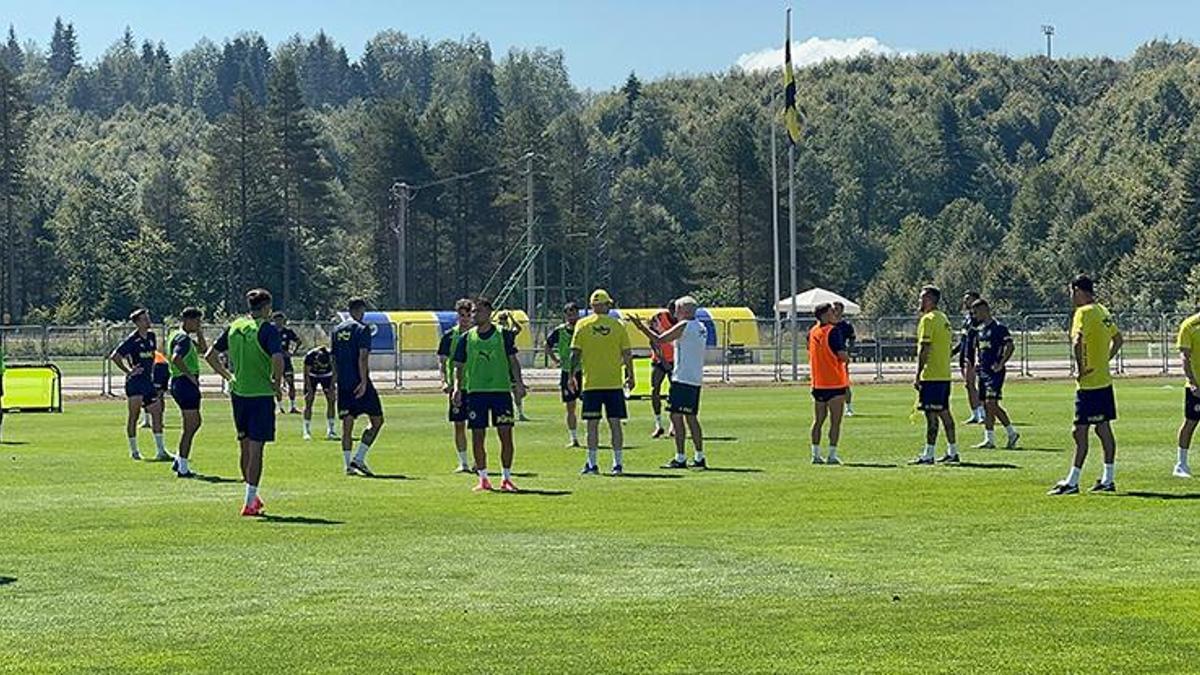 Fenerbahçe'de yeni sezon hazırlıkları sürüyor