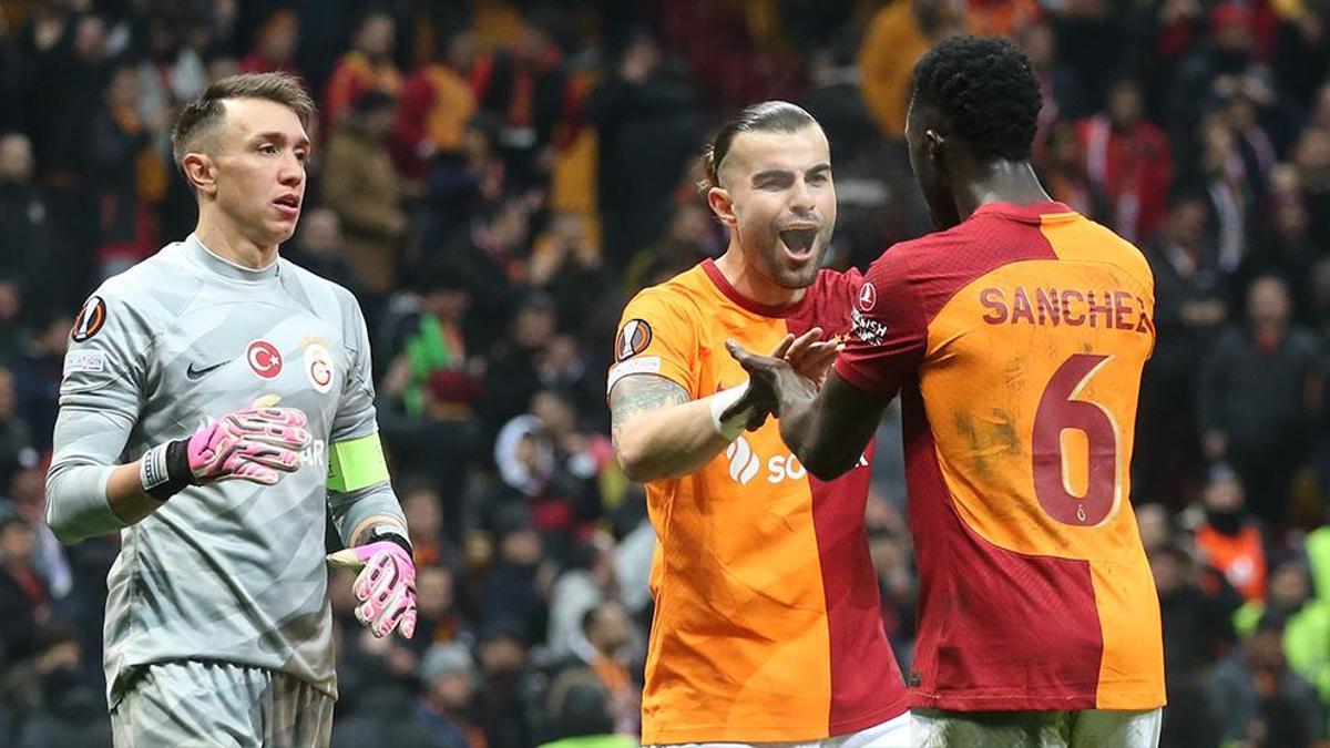 Galatasaray'da stoperlere hücum var! Abdülkerim Bardakcı'ya dev teklif...