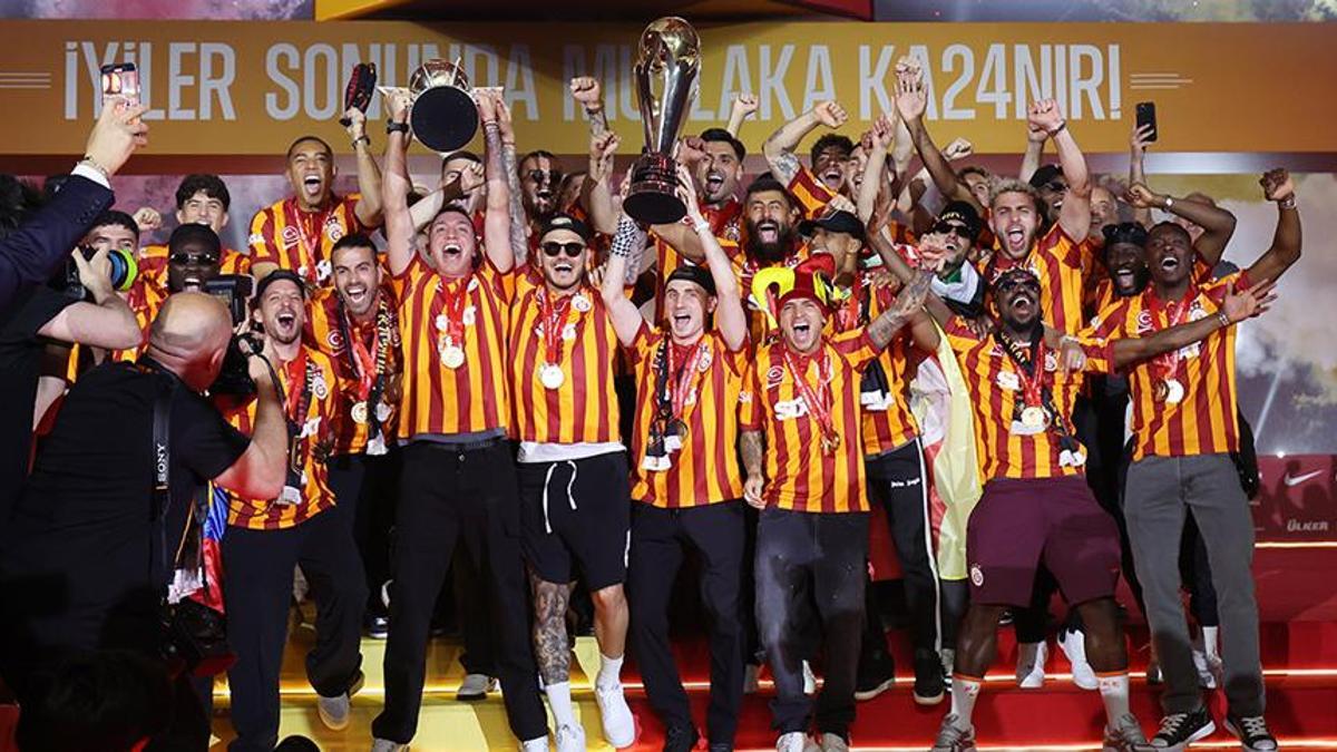 Galatasaray'ın yıldızlarının gözü 25. şampiyonlukta! Icardi ve Muslera'dan beşinci yıldız açıklaması...