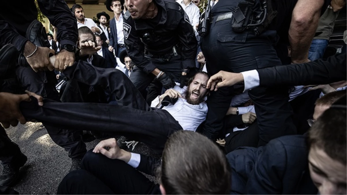 İsrail'de Harediler zorunlu askerlik hizmetini protesto için sokaklara indi: 10 gözaltı