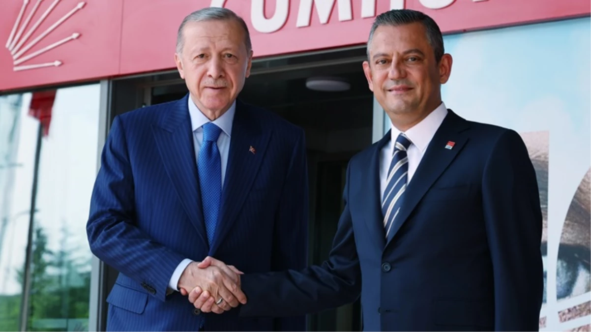 İşte Cumhurbaşkanı Erdoğan ve CHP lideri Özel'in birbirilerine aldığı hediyeler