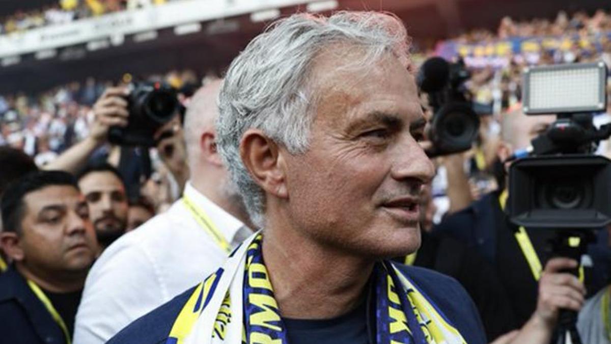 Jose Mourinho'dan Fenerbahçe Beko'ya tebrik!