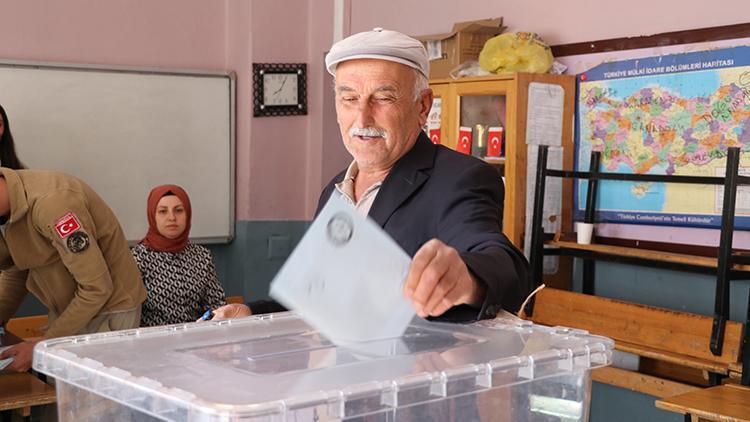 Kayseri Pınarbaşı'nda yeniden seçim yapılıyor: Oy verme işlemi başladı