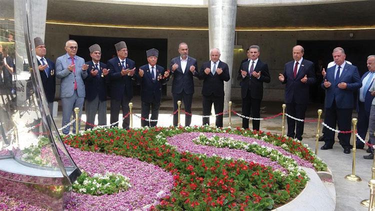 KKTC Cumhurbaşkanı Tatar, 9. Cumhurbaşkanı Demirel'in anıt mezarını ziyaret etti