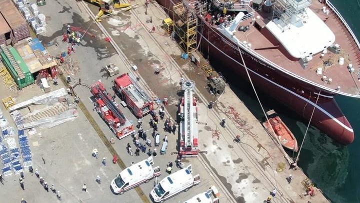 Kocaeli'de tersanedeki yangın... Dumandan etkilenen gemi çalışanı hayatını kaybetti