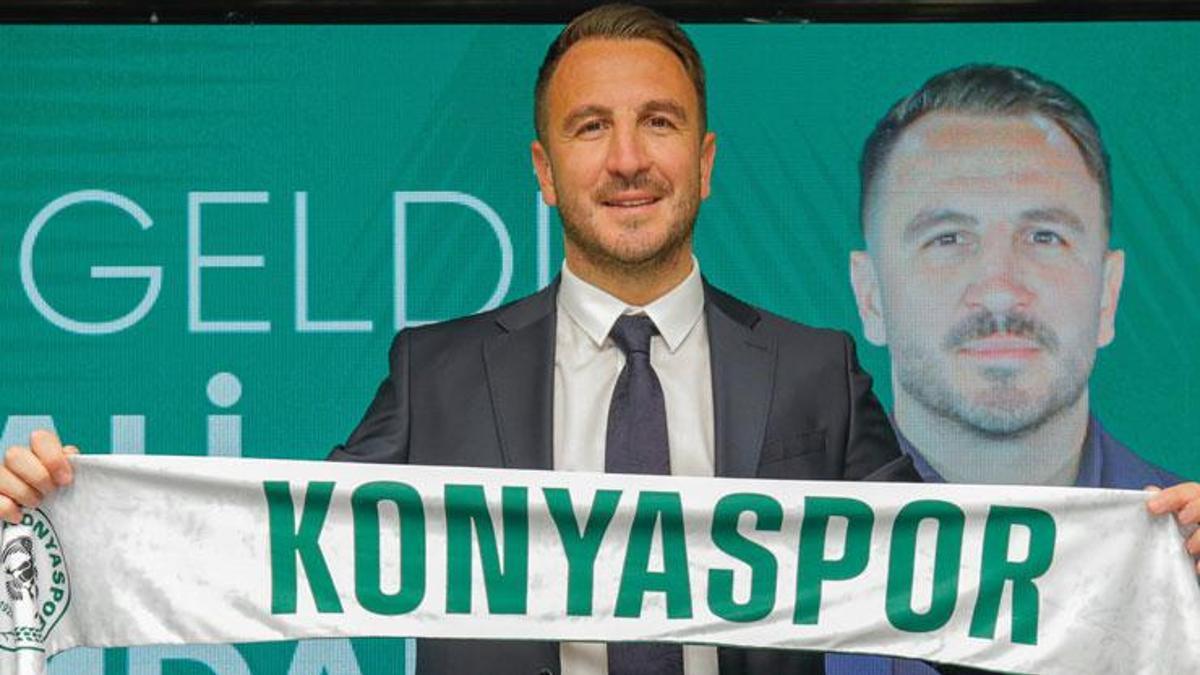 Konyaspor'da Ali Çamdalı imzayı attı