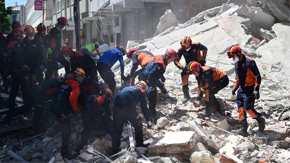 Küçükçekmece'de çökerek 1 kişinin ölümüne neden olan 3 katlı binanın sahibi tutuklandı