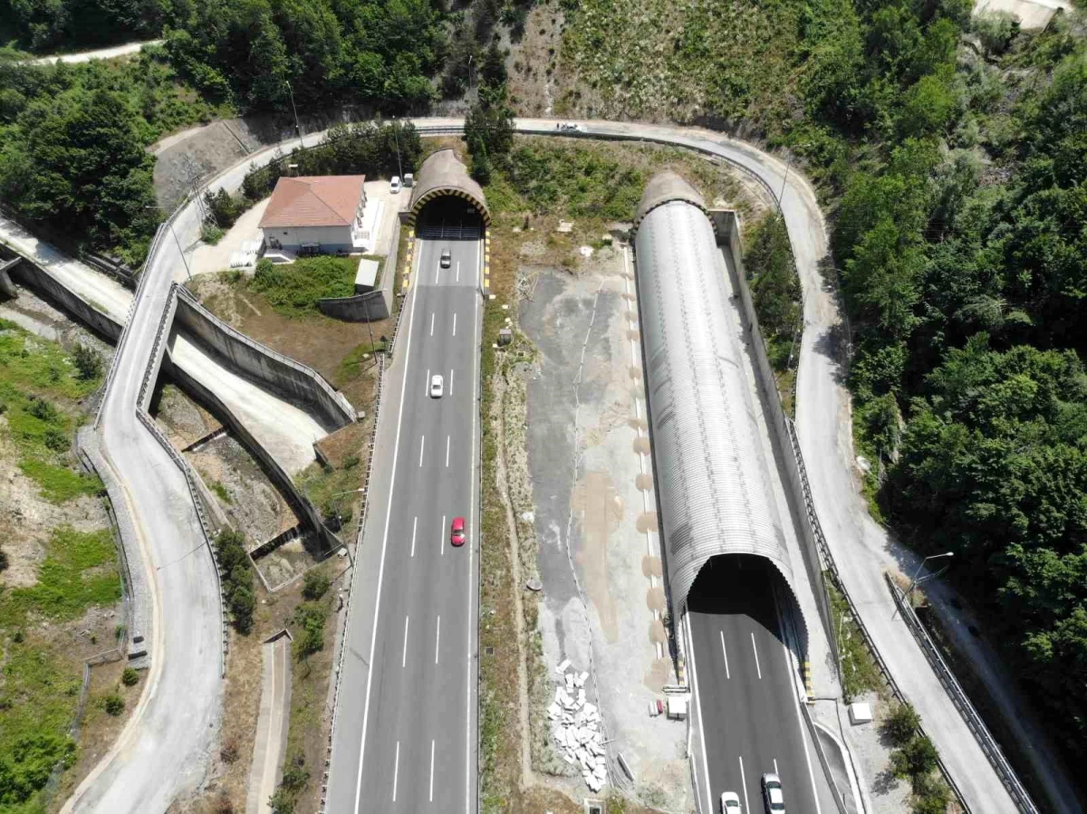 Kurban Bayramı Tatilinde Bolu Geçişi Yoğun Trafik Akışıyla Devam Ediyor