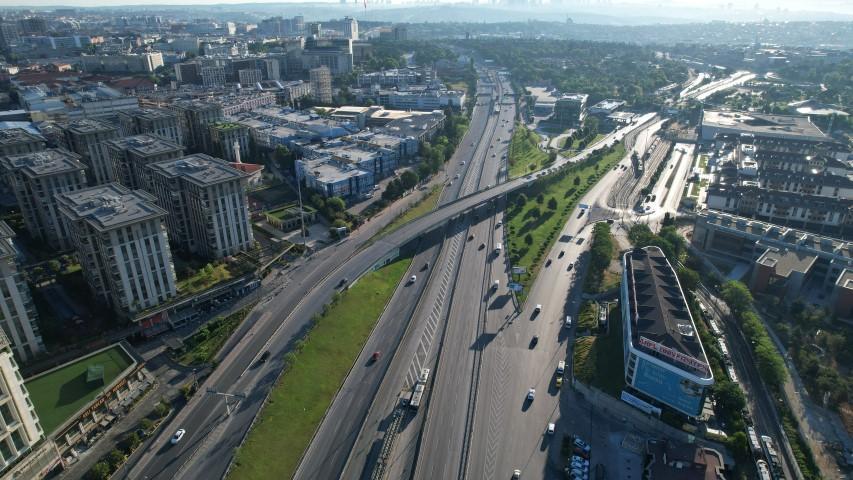 Kurban Bayramı'nın ilk gününde İstanbul'da yollar boş kaldı