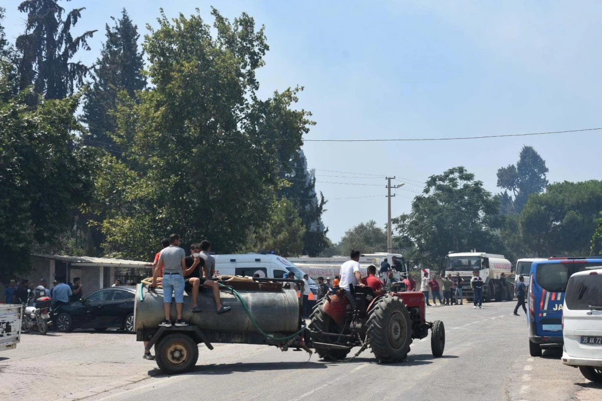 Menderes'teki Orman Yangınında Evler Tahliye Edildi