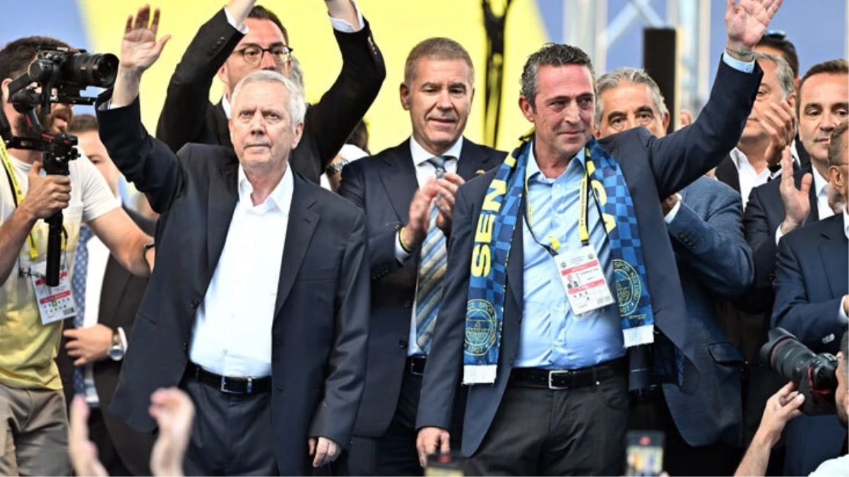 Rakibi Aziz Yıldırım'ı mağlup eden Ali Koç, yeniden Fenerbahçe Başkanı seçildi