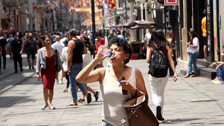 Sağlık Bakanlığı'ndan 'güneş' uyarısı: Bu saatlerde dışarı çıkmayın! 'Ciltteki değişikliklerde doktora başvurulmalı'