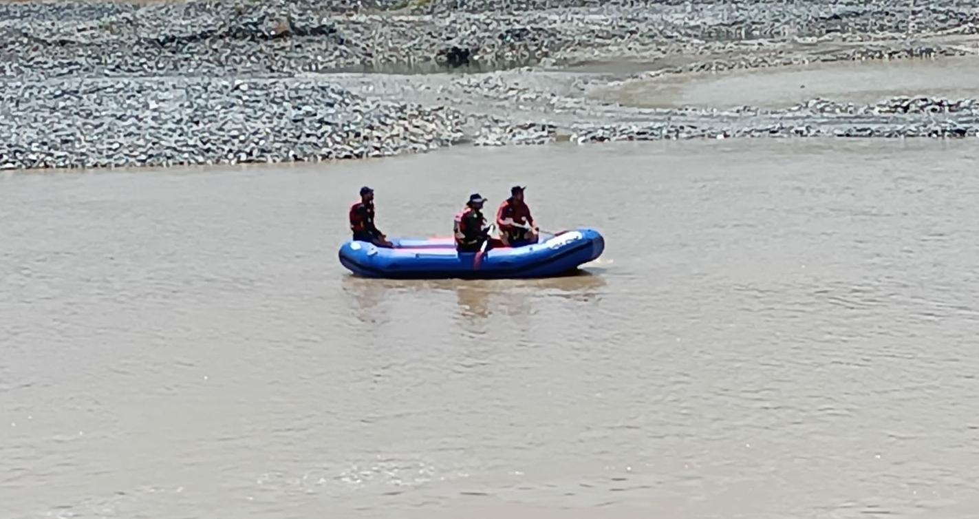 Serinlemek için girdiği nehirde kaybolmuştu... 294 kişi Burak'ı arıyor