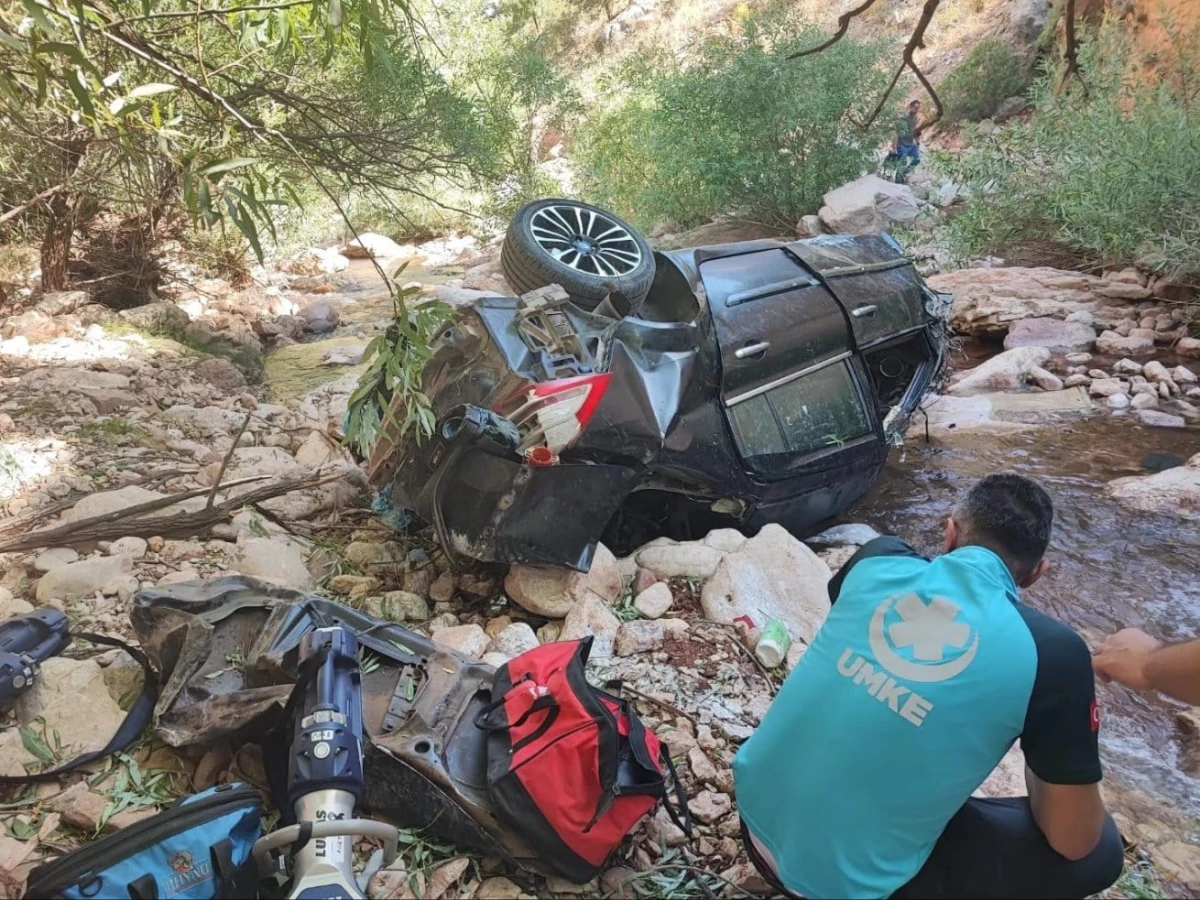 Siirt'te Otomobil Uçurumdan Dereye Düştü: 1 Ölü