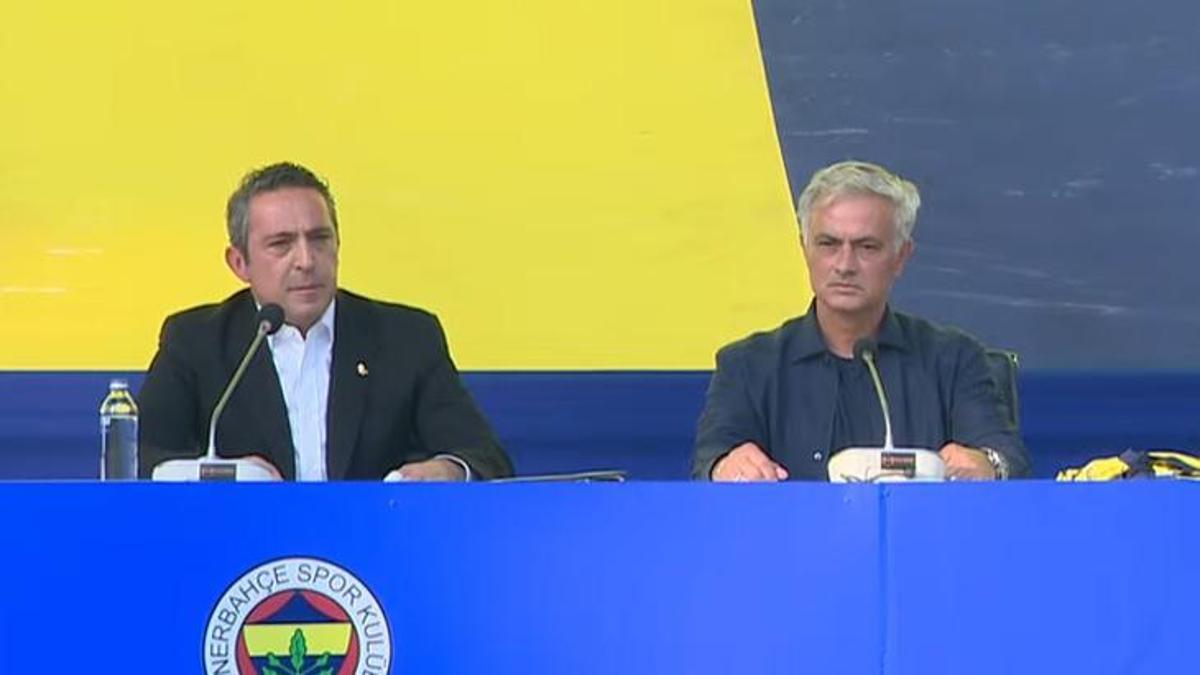 CANLI |                    JOSE MOURINHO RESMEN FENERBAHÇE'DE | Mourinho resmi imzayı attı