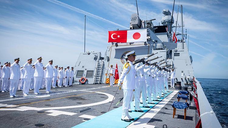 TCG Kınalıada, Japonya'yı ziyaret etti