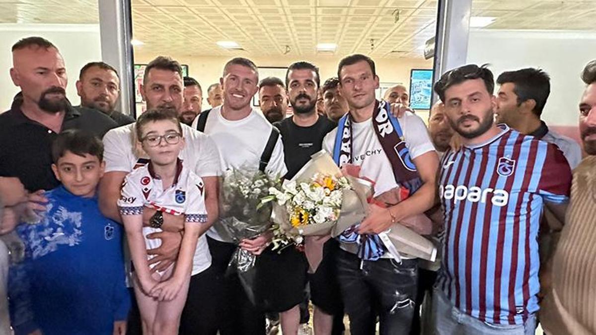 Trabzonspor'un yeni transferleri John Lundstram ve Borna Barisic'e coşkulu karşılama! 'Rıdvan Yılmaz'la konuştum'