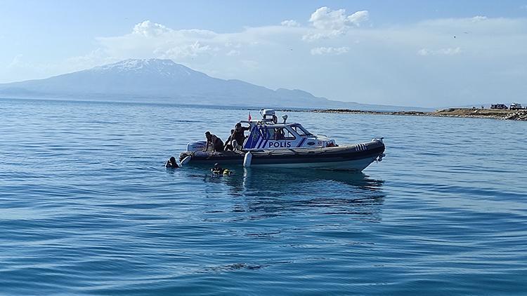 Van Gölü'nde akıntıya kapılarak kaybolmuştu: Ahmet, 'ROV' cihazı ile aranıyor