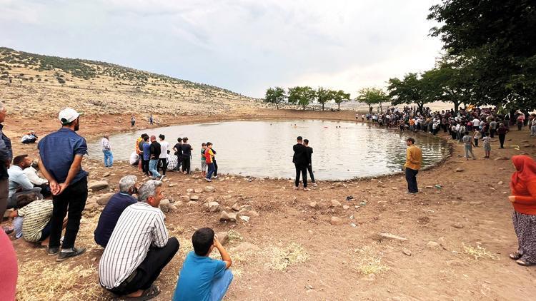 2’si kardeş 3 kişi gölette boğuldu