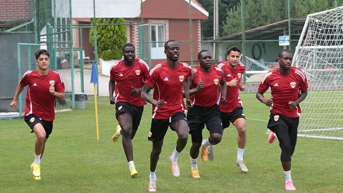 Adanaspor Bolu'da güç depoluyor