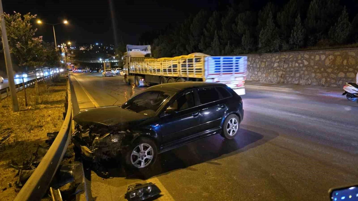 Adıyaman'da Kontrolden Çıkan Otomobil Bariyerlere Çarptı