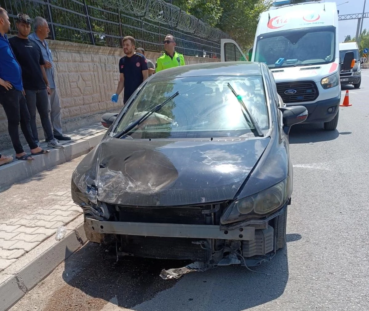 Adıyaman'ın Gölbaşı ilçesinde otomobil çarpışması: 2 yaralı