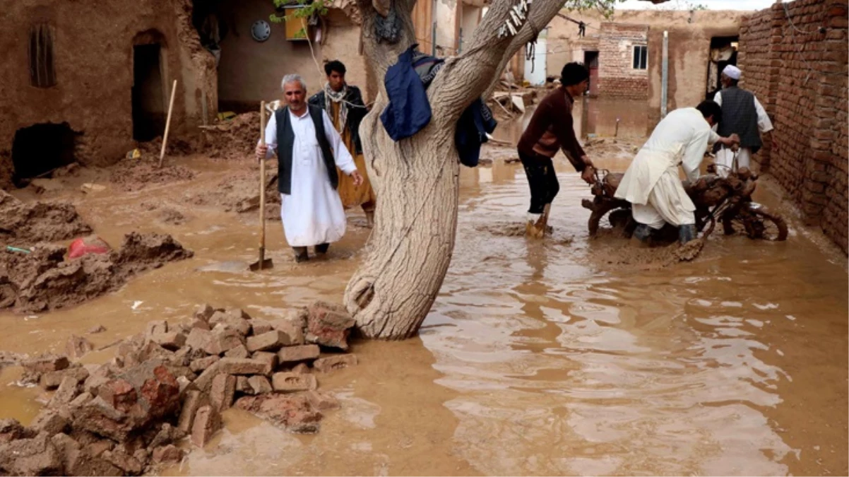 Afganistan'ı sel ve fırtına vurdu: En az 35 ölü, 230 yaralı