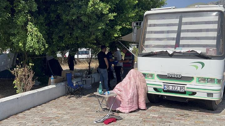 Antalya'da şüpheli ölüm! Arkadaşını sandalye üzerinde ölü buldu