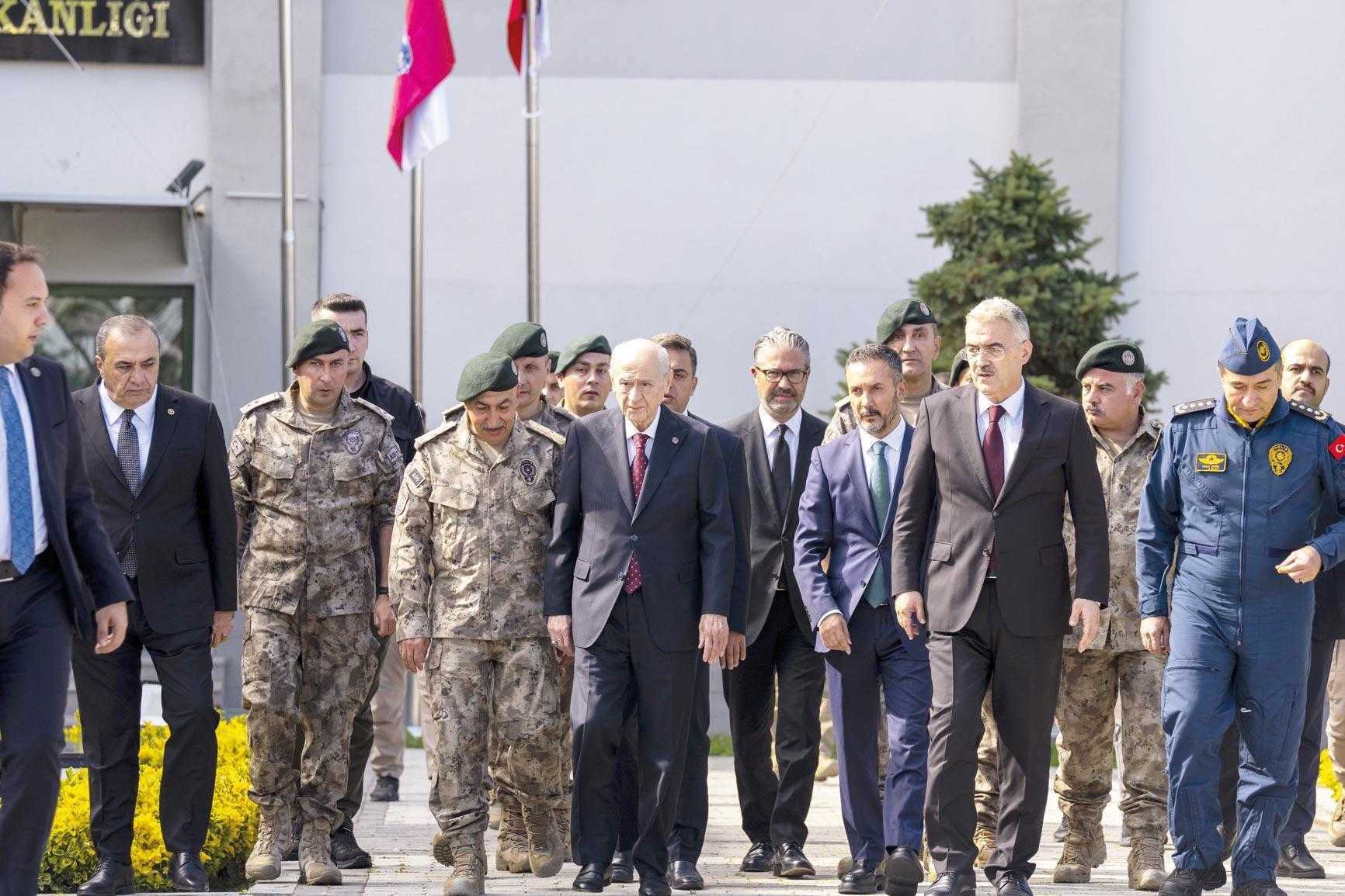 Bahçeli: FETÖ fırsat kolluyor