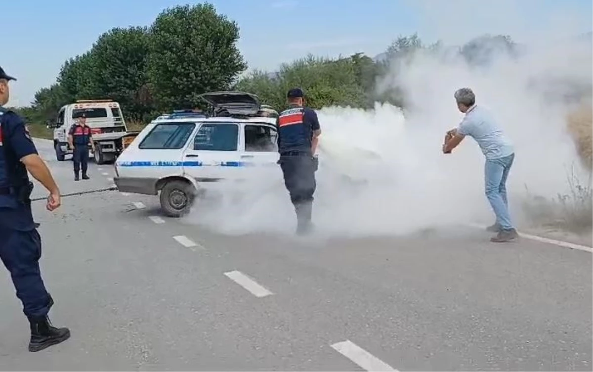 Bolu'da Kaza Sonrası Otomobil Yanmaya Başladı