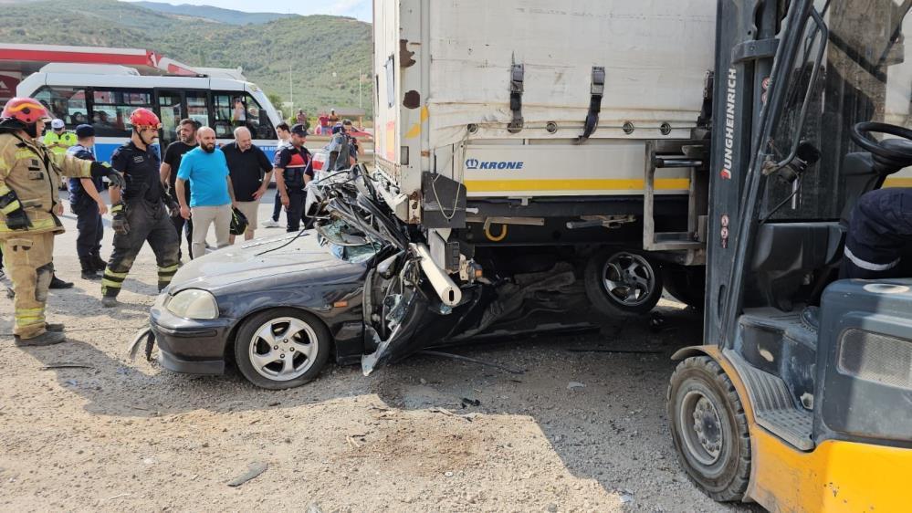 Bursa'da 2 kişinin öldüğü feci kaza kamerada