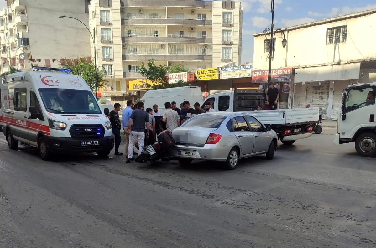 Cizre'de otomobil ile motosiklet çarpıştı, sürücü yaralandı