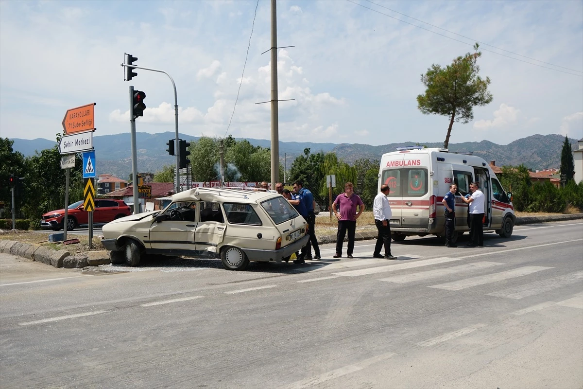 Çorum'da otobüs kazası: Otomobil sürücüsü yaralandı