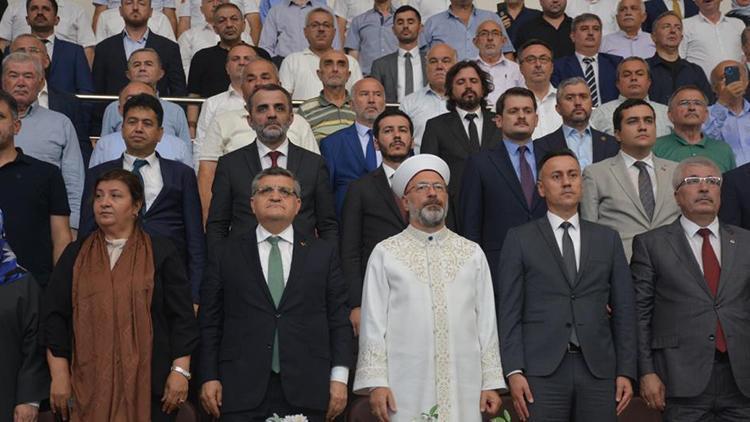 Diyanet İşleri Başkanı Erbaş: Filistin’de, Gazze’de zalim siyonistler Müslümanları katlediyor