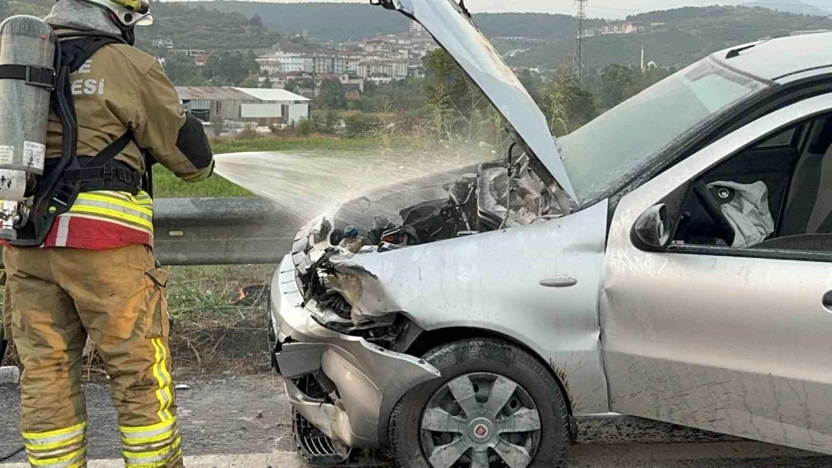 Düzce'de Otomobil Kazası: Araçlardan Birisi Alev Aldı