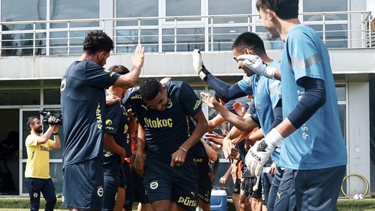 Fenerbahçe'de Lugano mesaisi başladı! En-Nesyri takımla ilk idmanına çıktı