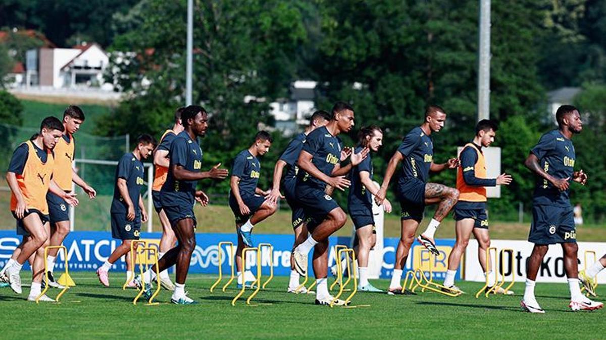 Fenerbahçe'de yeni sezon mesaisi sürüyor