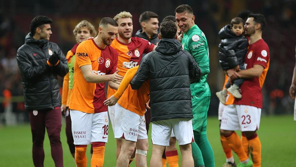 Galatasaray'da sürpriz ayrılık ihtimali! İki yıldıza karar bildirildi...