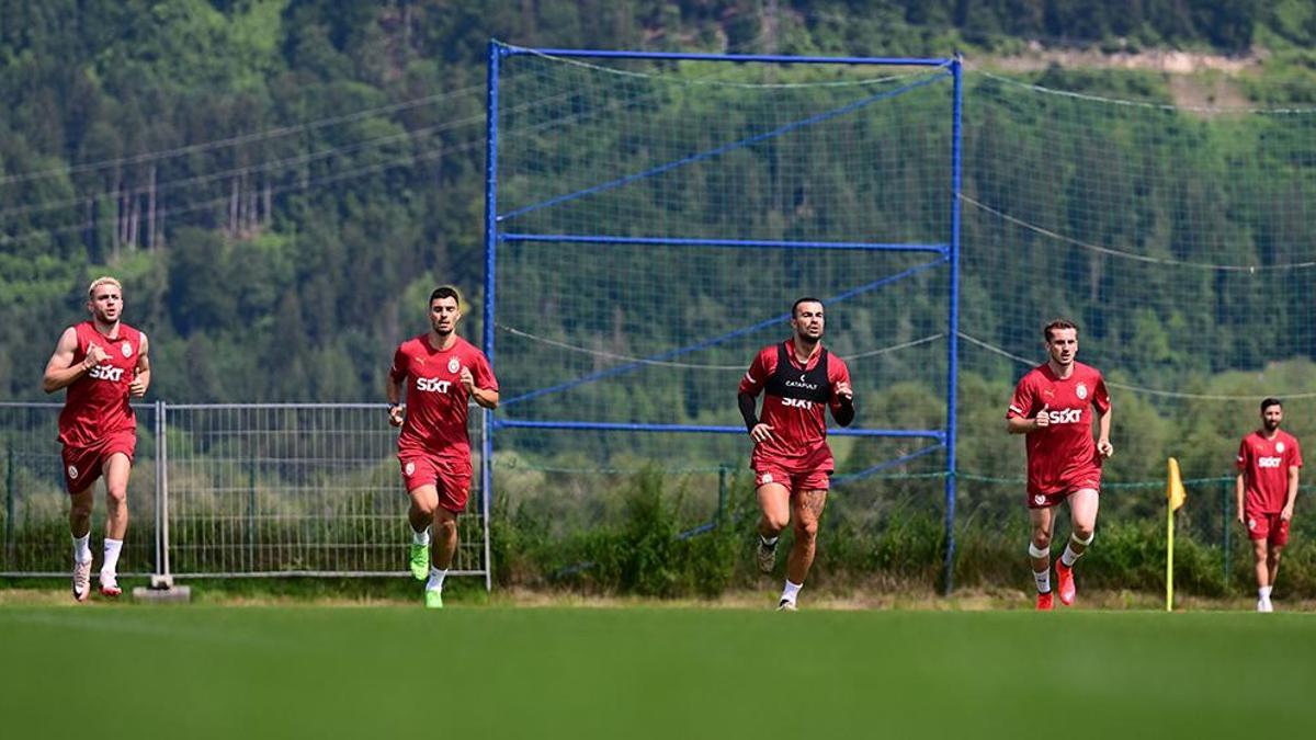 Galatasaray'ın kararı net! Milli yıldızların bonservisleri belirlendi...