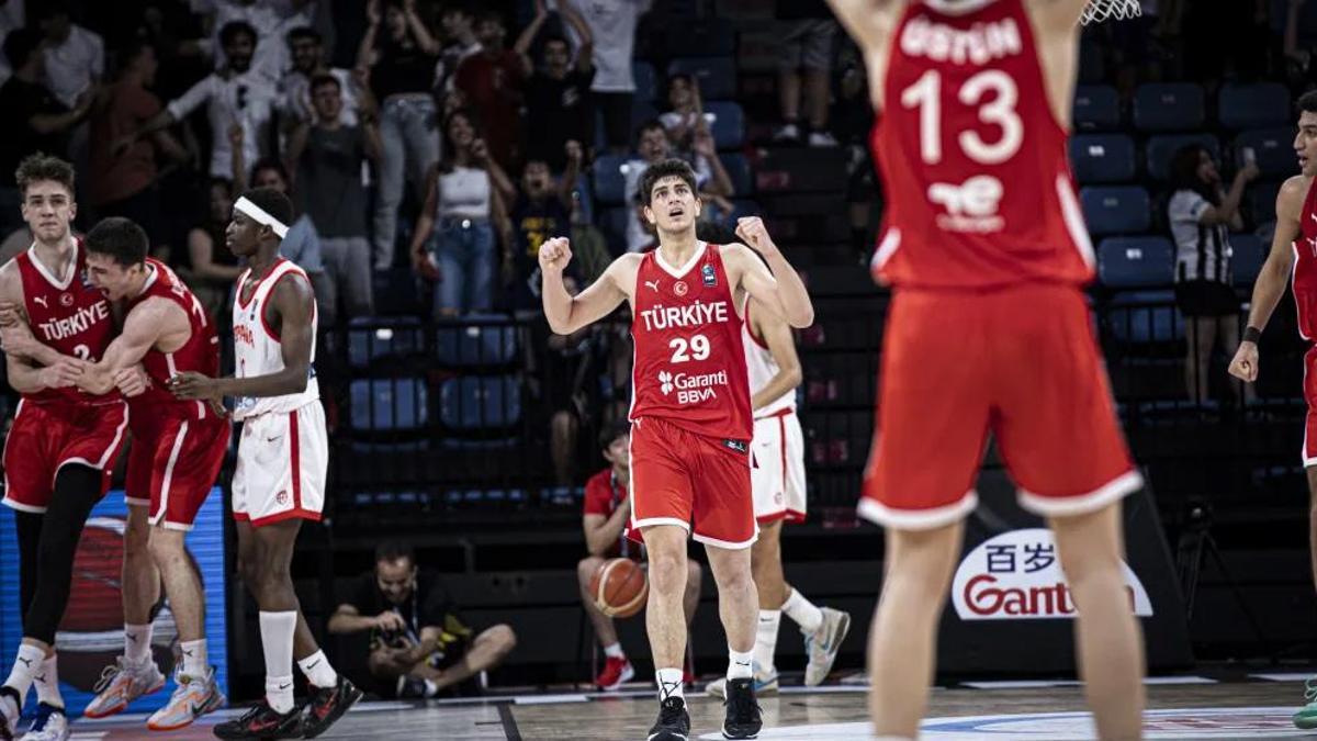 İspanya'yı eleyen 17 Yaş Altı Basketbol Milli Takımımız yarı finalde