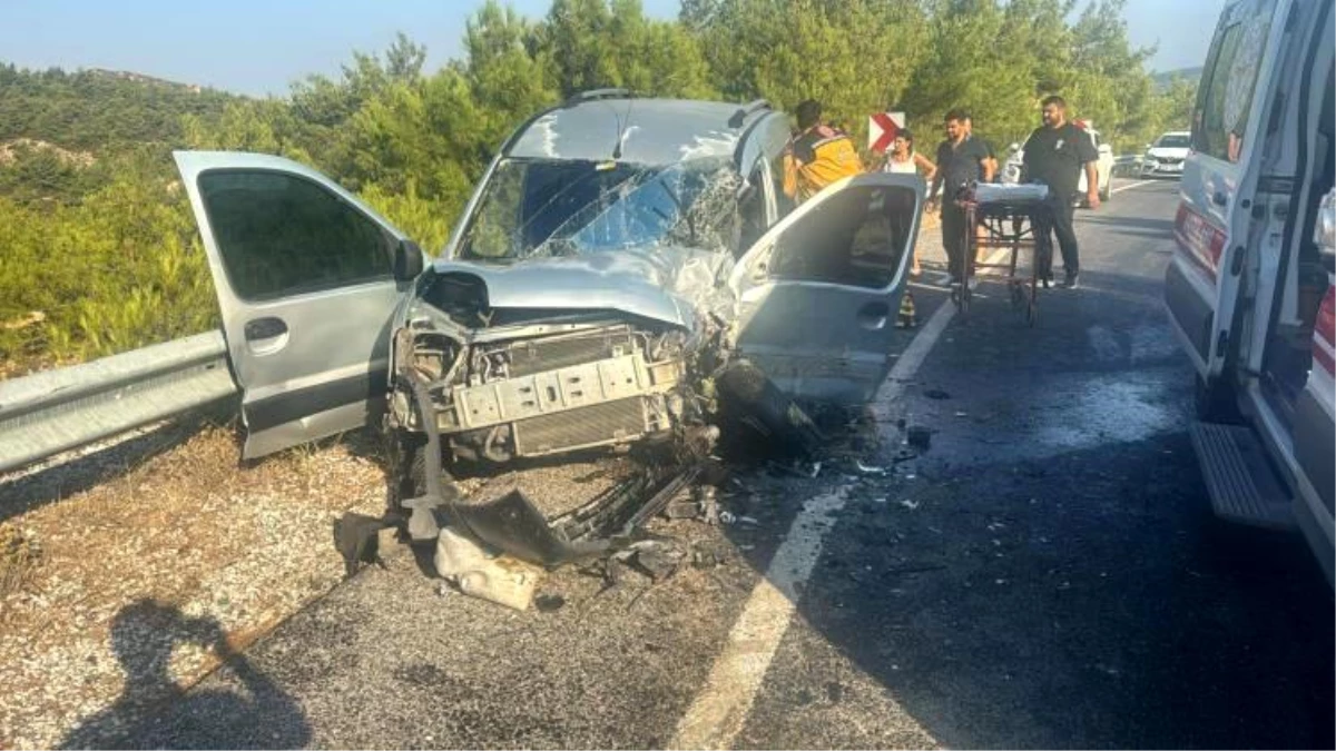 İzmir'in Foça ilçesinde iki ayrı trafik kazasında 8 kişi yaralandı