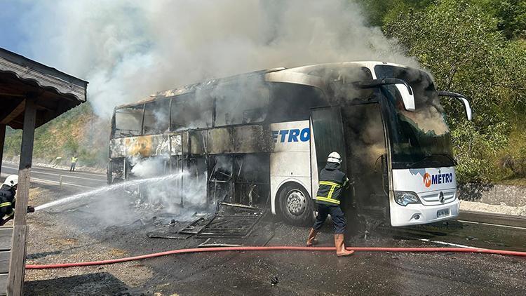 Kastamonu'da yolcu otobüsü yandı