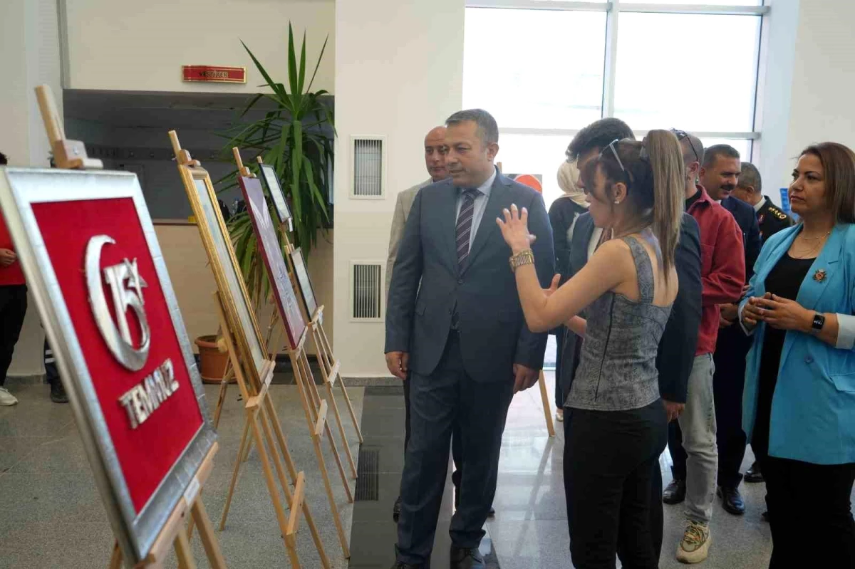 Kilis'te 15 Temmuz Demokrasi ve Milli Birlik Günü için fotoğraf sergisi açıldı