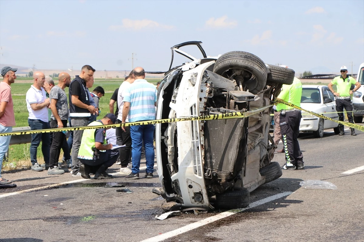 Niğde'de Otomobil Kazası: 2 Ölü, 2 Yaralı