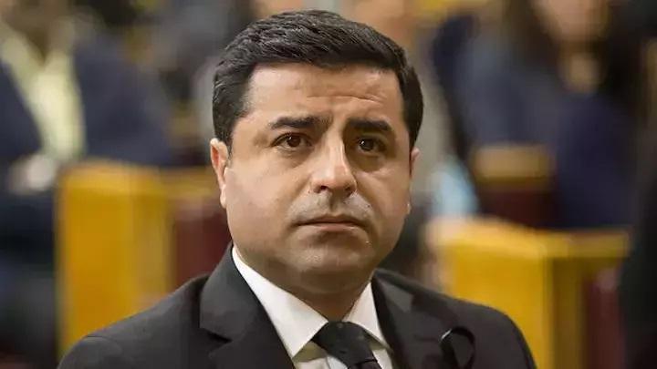 Selahattin Demirtaş'a yargılandığı davada 2,5 yıl hapis