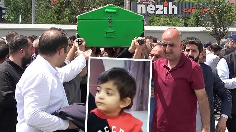 Sitede korkunç olay! 4 yaşındaki çocuğun üzerine devrildi, ölümüne neden oldu