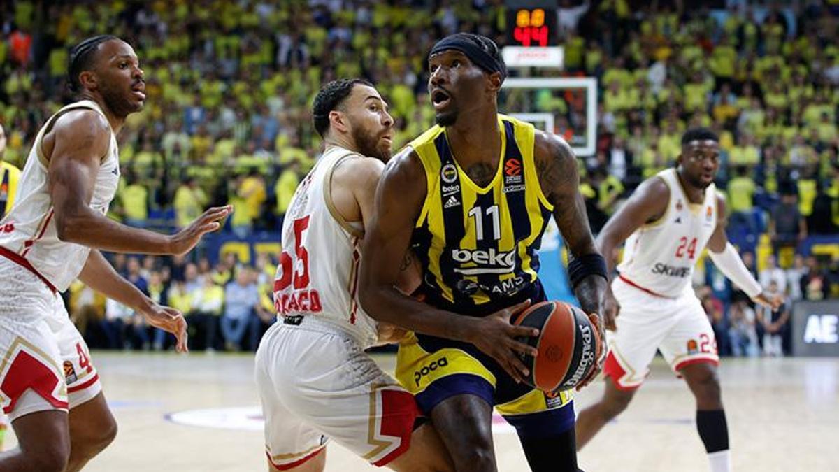 SON DAKİKA! Ayrılık beklenirken Fenerbahçe imzayı resmen açıkladı