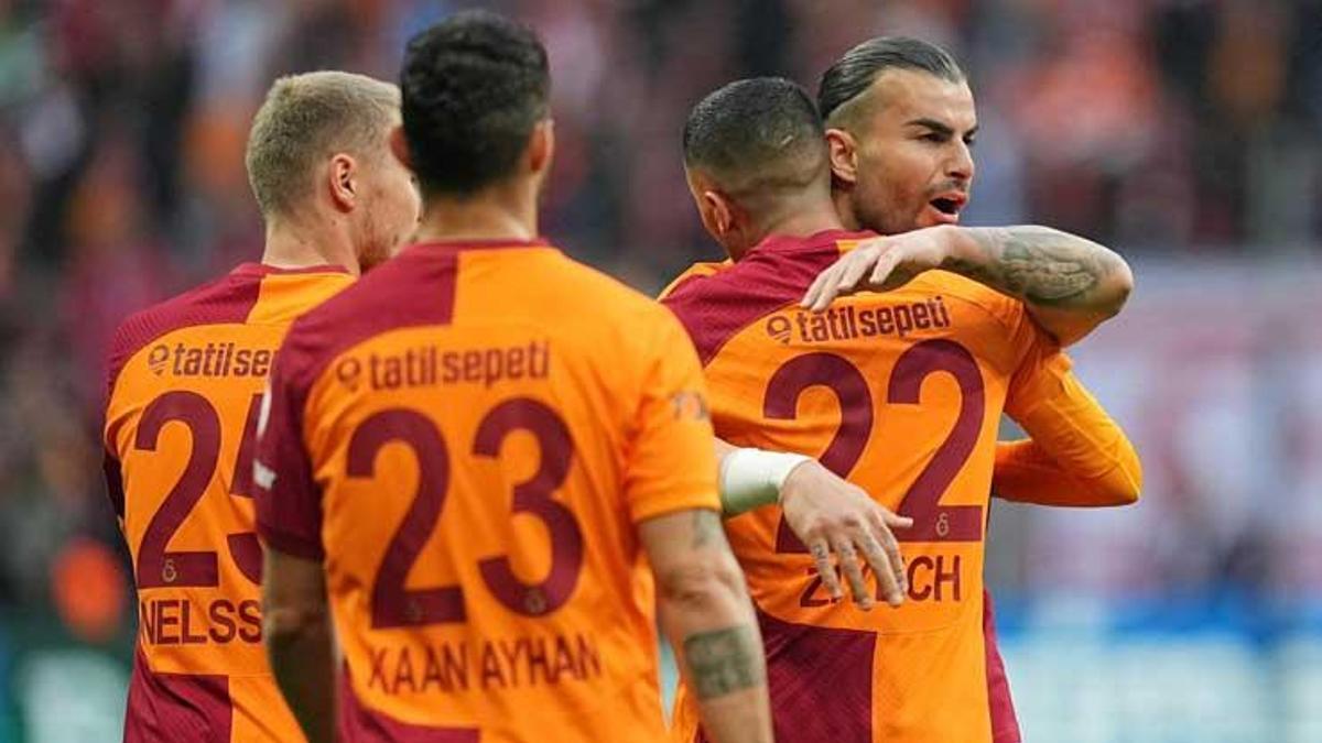 CANLI |                     Galatasaray'da ayrılık! Kimse bunu beklemiyordu, menajeri devreye girdi