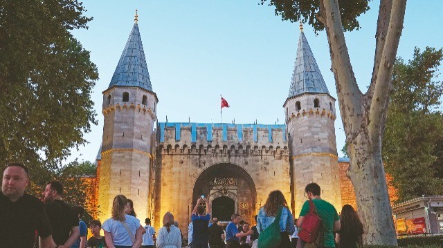 Topkapı Sarayı’nda bir gece vakti | Yeni Şafak Pazar Eki Haberleri